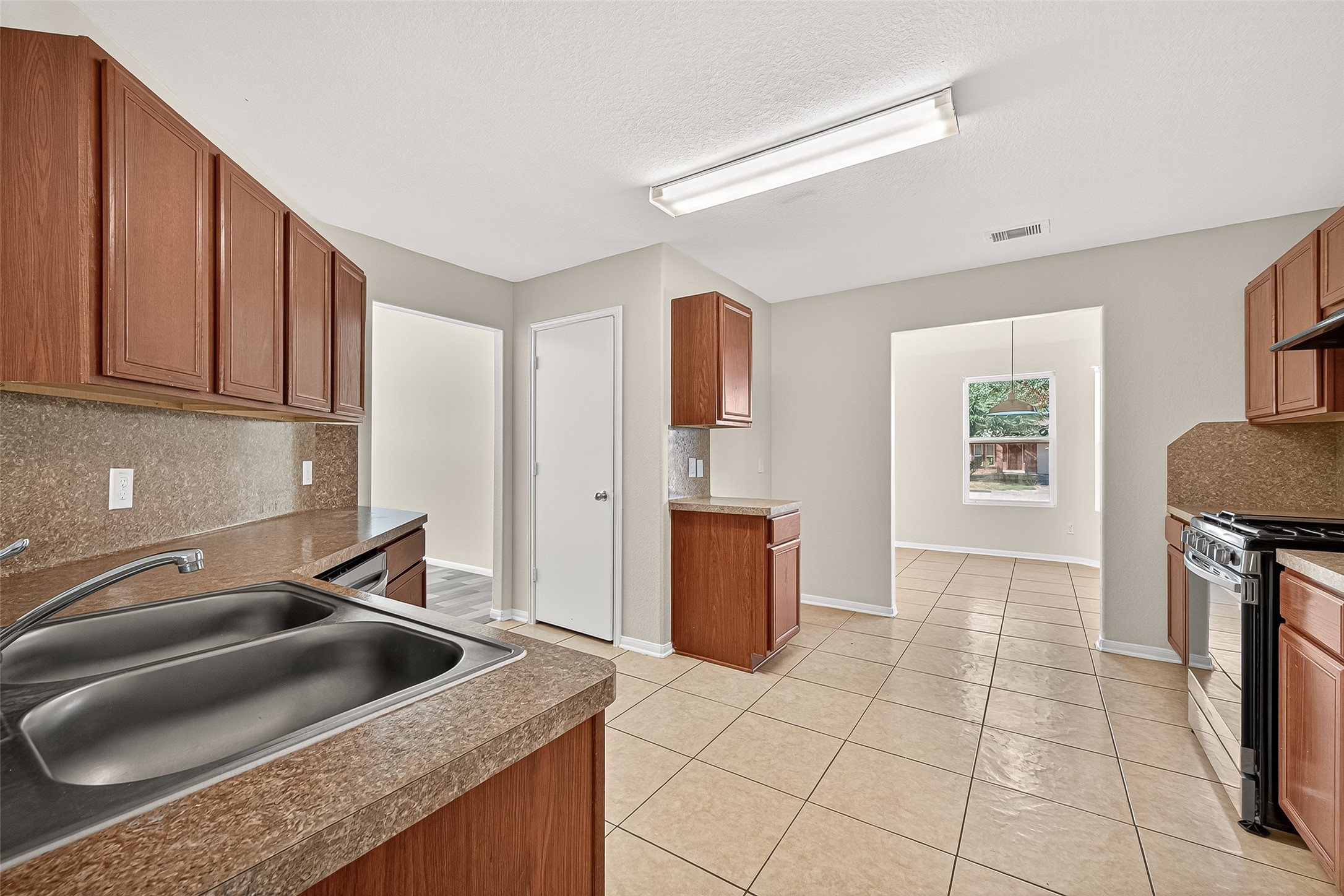 2107 Bishop Hollow Lane Rosenberg, TX 77471 - Photo 8 of 22