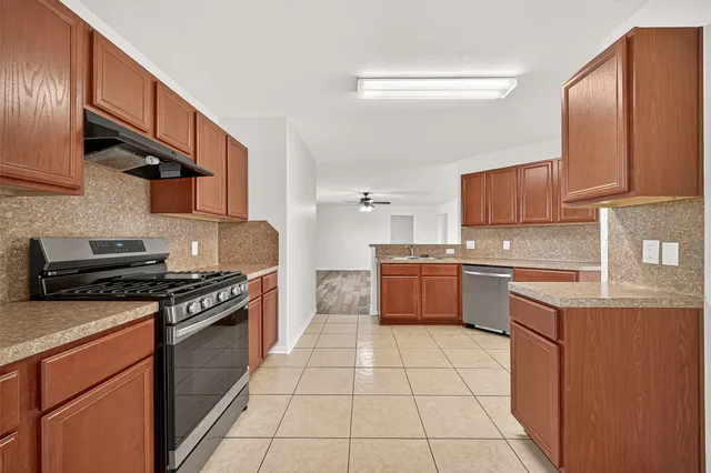 $250,000 | 2107 Bishop Hollow Lane, Rosenberg, TX 77471