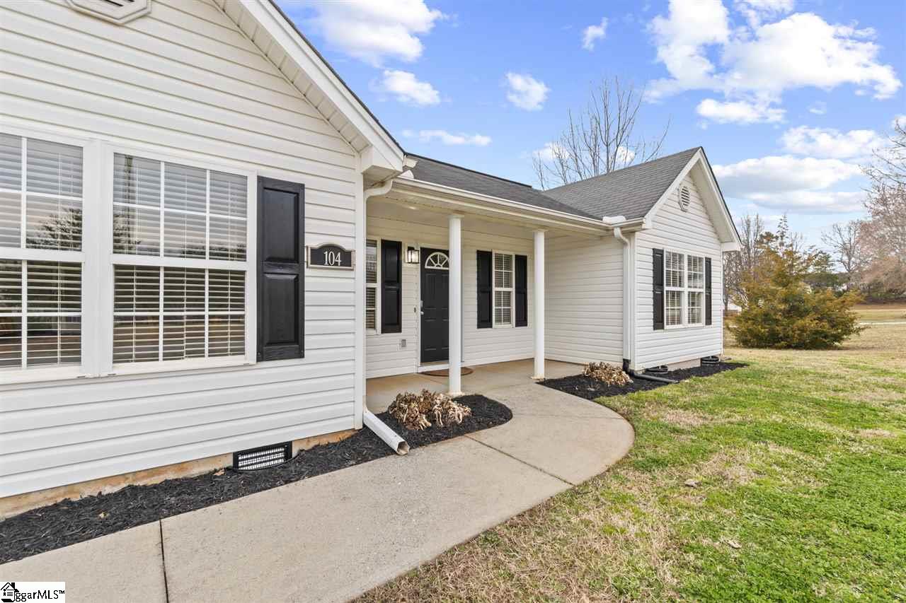 104 Spring Estates Drive Liberty, SC 29657 - Photo 3 of 31 Gallery Image 3