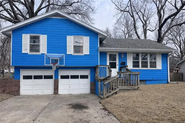 $245,000 | 502 Northeast Ash Street, Lee's Summit, MO 64063