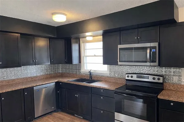 $245,000 | 502 Northeast Ash Street, Lee's Summit, MO 64063