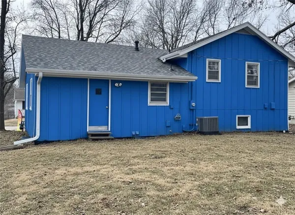 $245,000 | 502 Northeast Ash Street, Lee's Summit, MO 64063