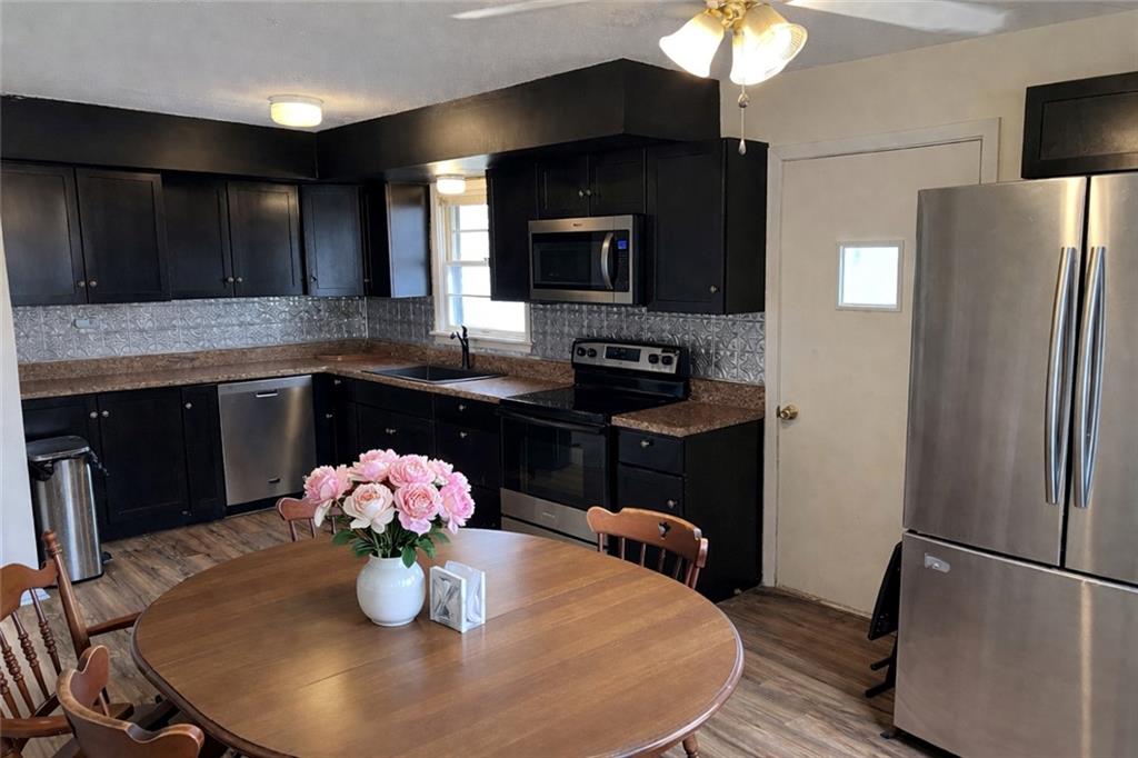 502 Northeast Ash Street Lee's Summit, MO 64063 - Photo 4 of 24