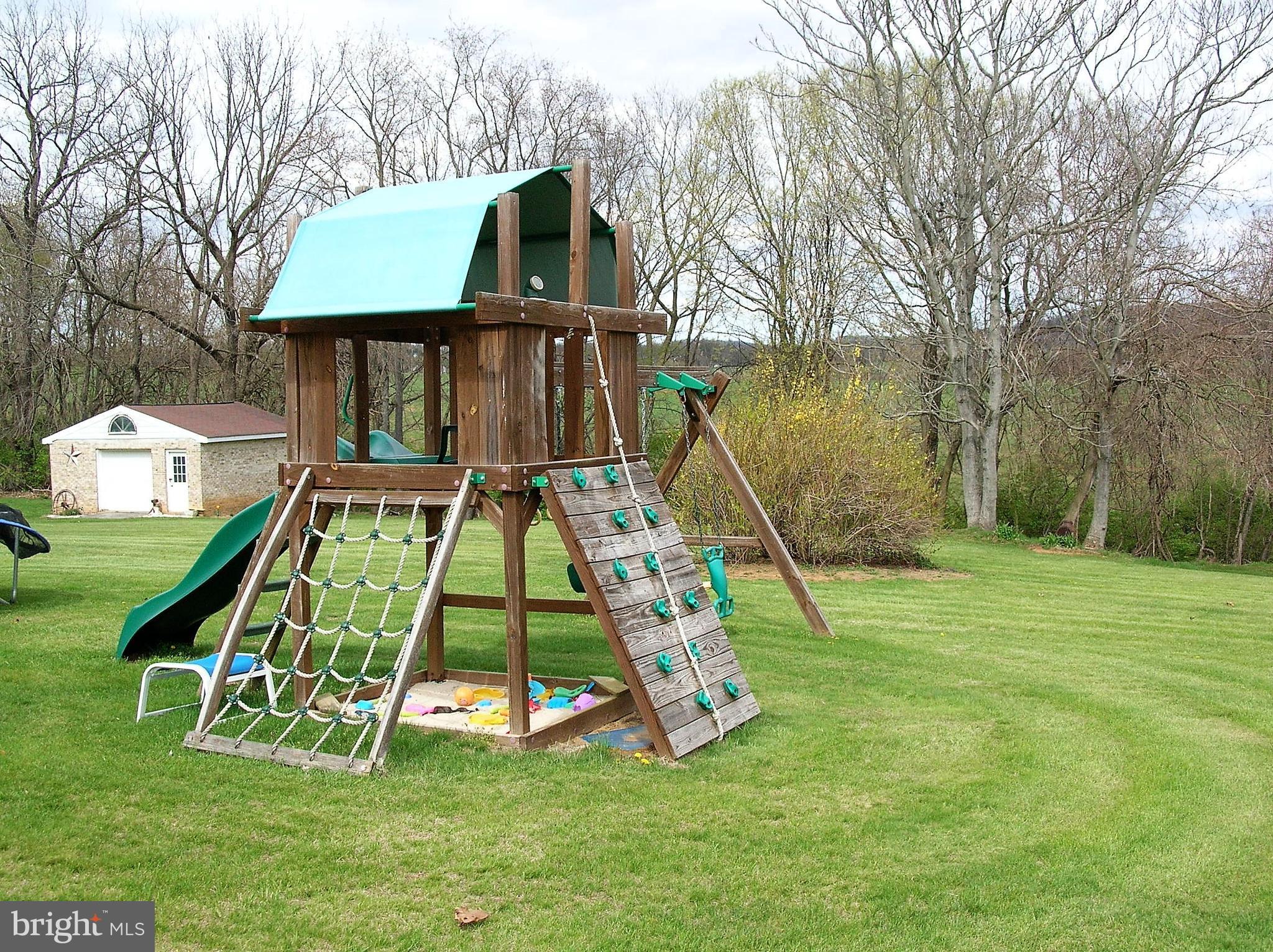 4215 Spring View Court Jefferson, MD 21755 - Photo 19 of 23 Children's playset
