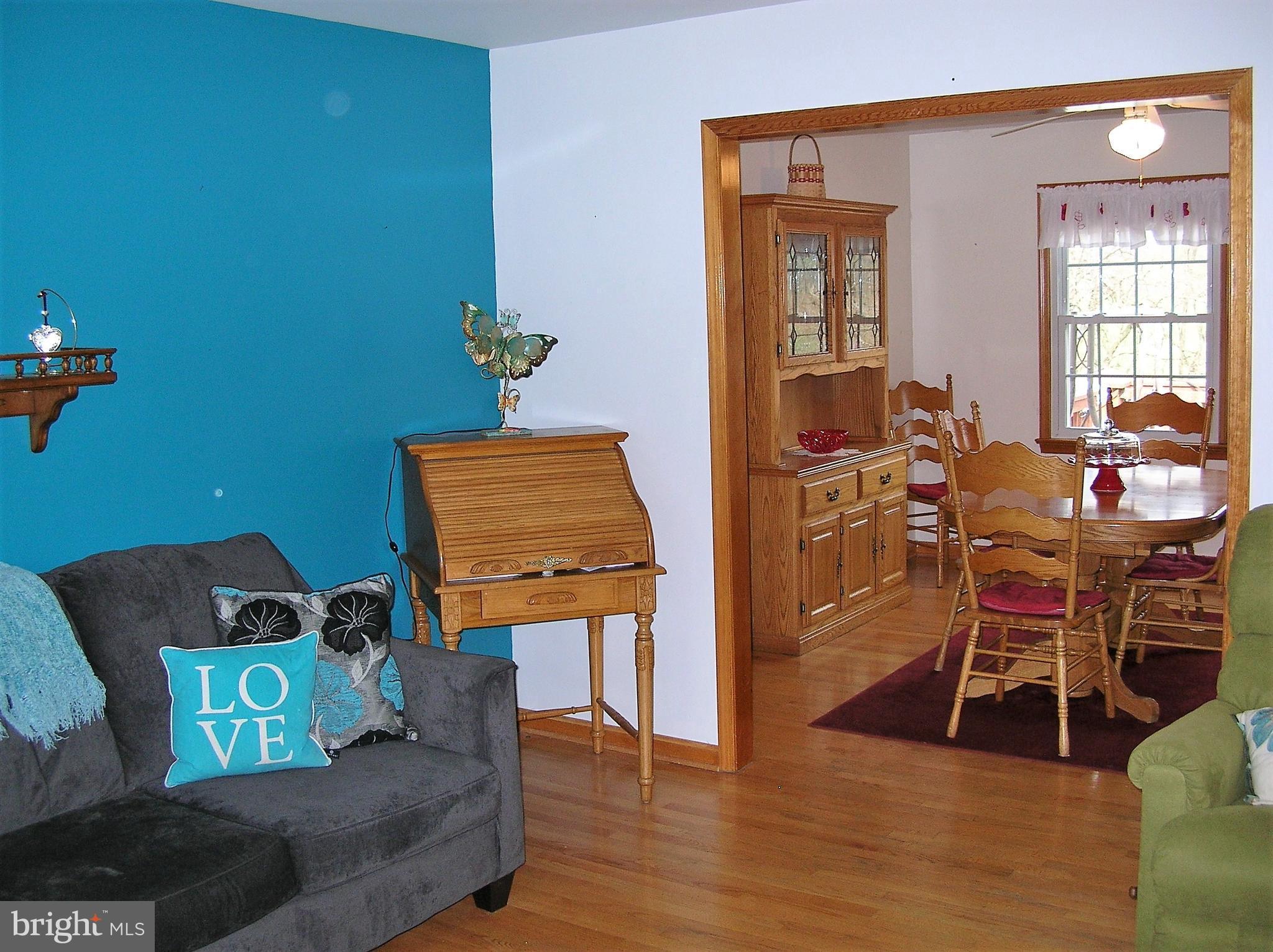 4215 Spring View Court Jefferson, MD 21755 - Photo 6 of 23 Living Room
