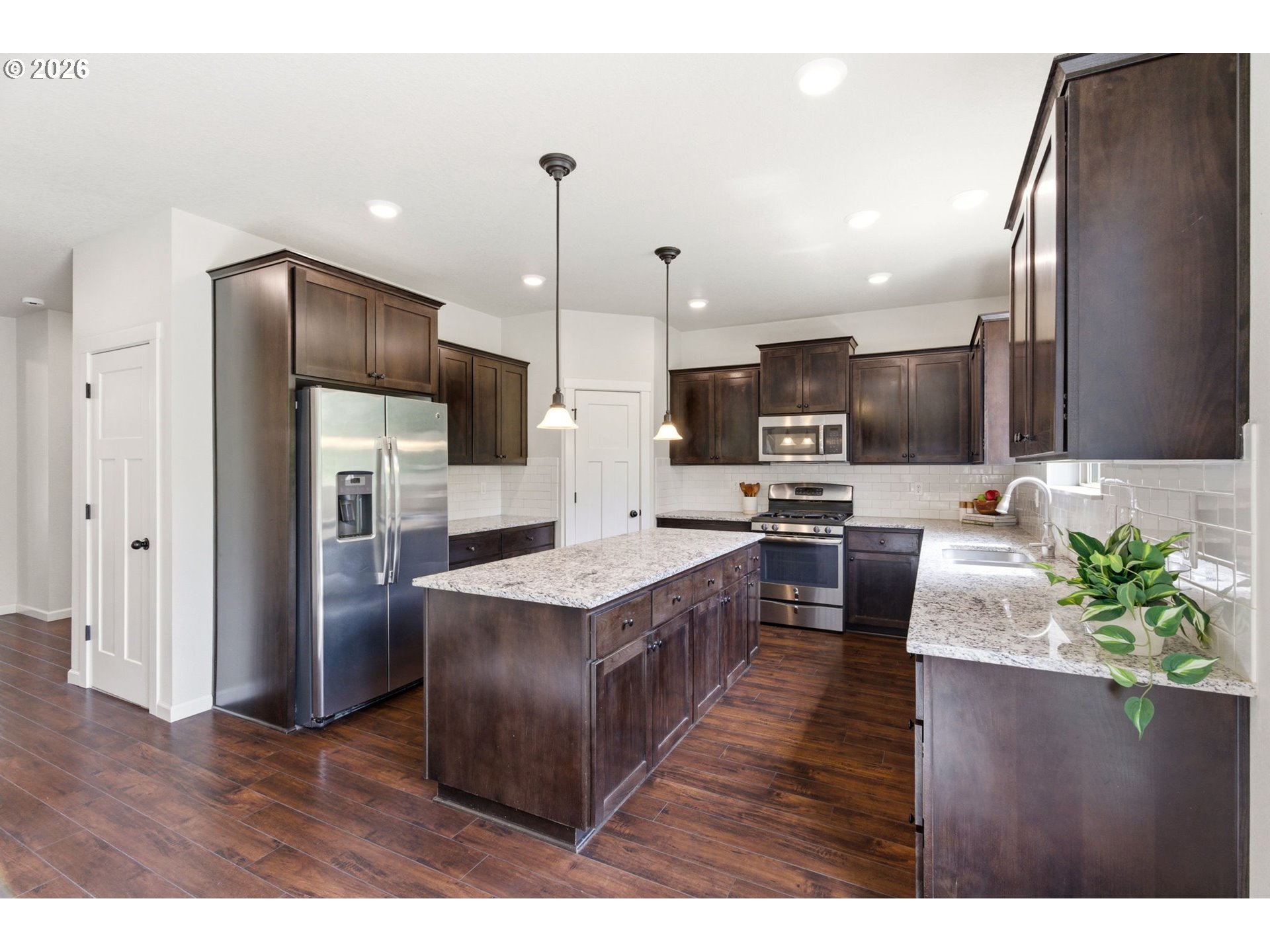 8702 Southwest Vale Court Wilsonville, OR 97070 - Photo 14 of 47
