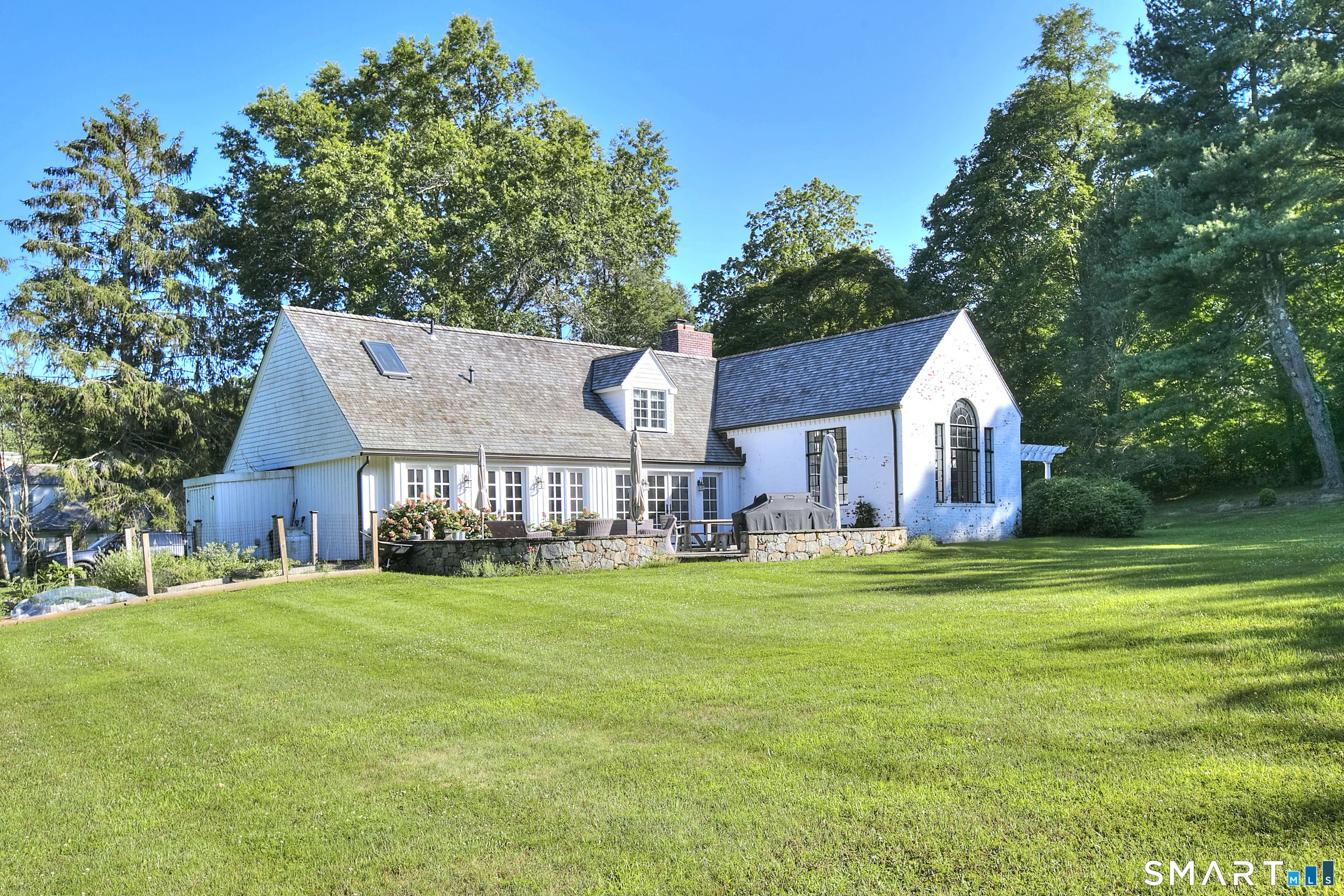 1170 Hillside Road Fairfield, CT 06824 - Photo 1 of 27 Gallery Image 1