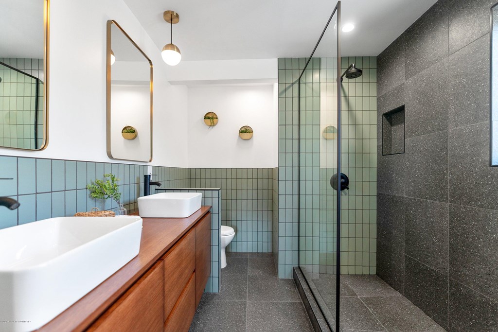 936 Dexter Street Highland Park, CA 90042 - Photo 21 of 71 MASTER BATH