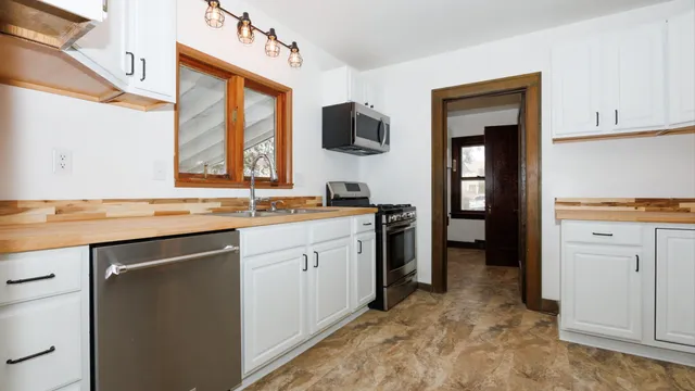 $199,900 | 611 East Olive Street, Bloomington, IL 61701