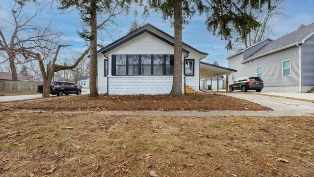 $199,900 | 611 East Olive Street, Bloomington, IL 61701