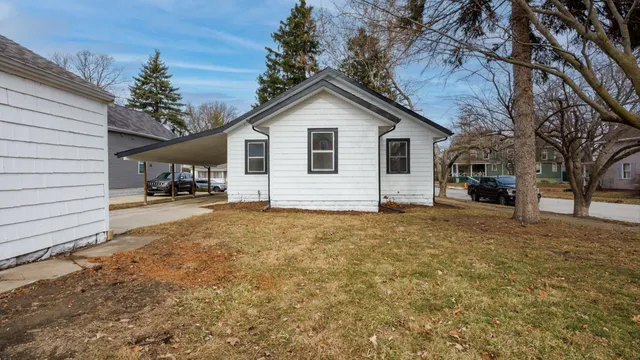 $199,900 | 611 East Olive Street, Bloomington, IL 61701