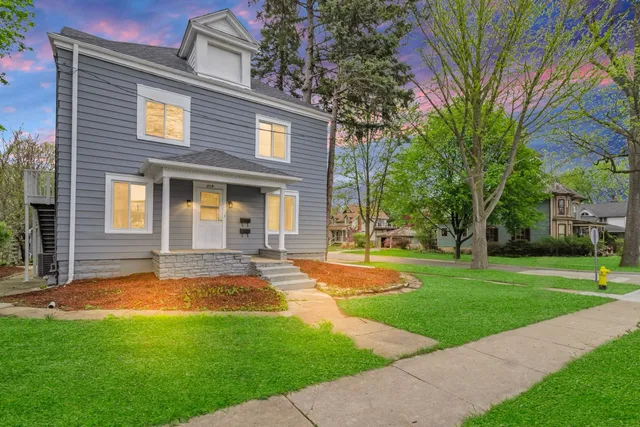 $379,000 | 209 East Washington Street, West Chicago, IL 60185