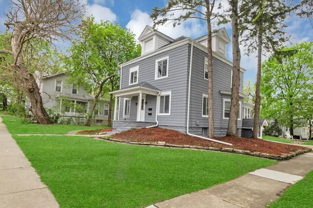 $379,000 | 209 East Washington Street, West Chicago, IL 60185