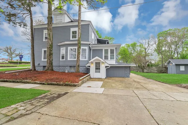 $379,000 | 209 East Washington Street, West Chicago, IL 60185