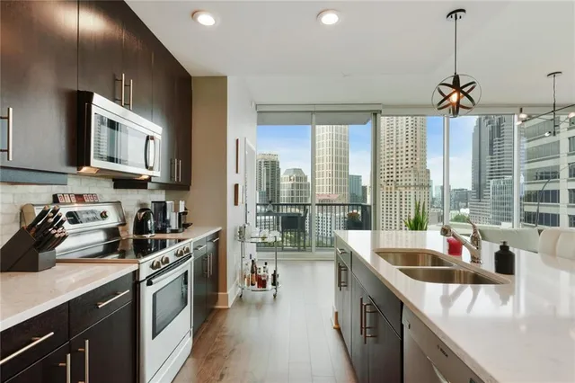 $795,000 | 1080 Peachtree Street Northeast, Unit 1402, Atlanta, GA 30309
