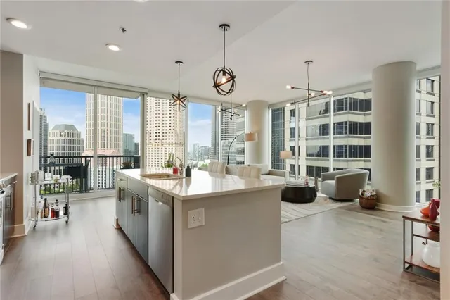 $795,000 | 1080 Peachtree Street Northeast, Unit 1402, Atlanta, GA 30309