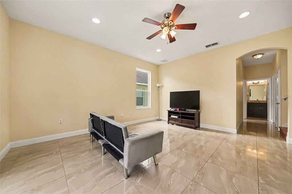 909 Devon Creek Road Winter Springs, FL 32708 - Photo 10 of 35 Gallery Image 10