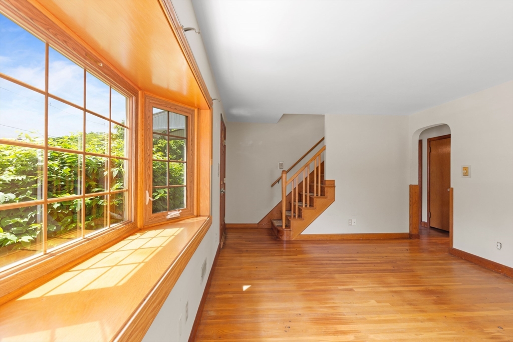 3 Alden Road Peabody, MA 01960 - Photo 5 of 30 Gallery Image 5