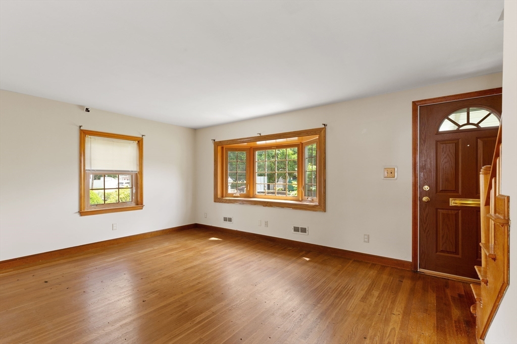 3 Alden Road Peabody, MA 01960 - Photo 7 of 30 Gallery Image 7