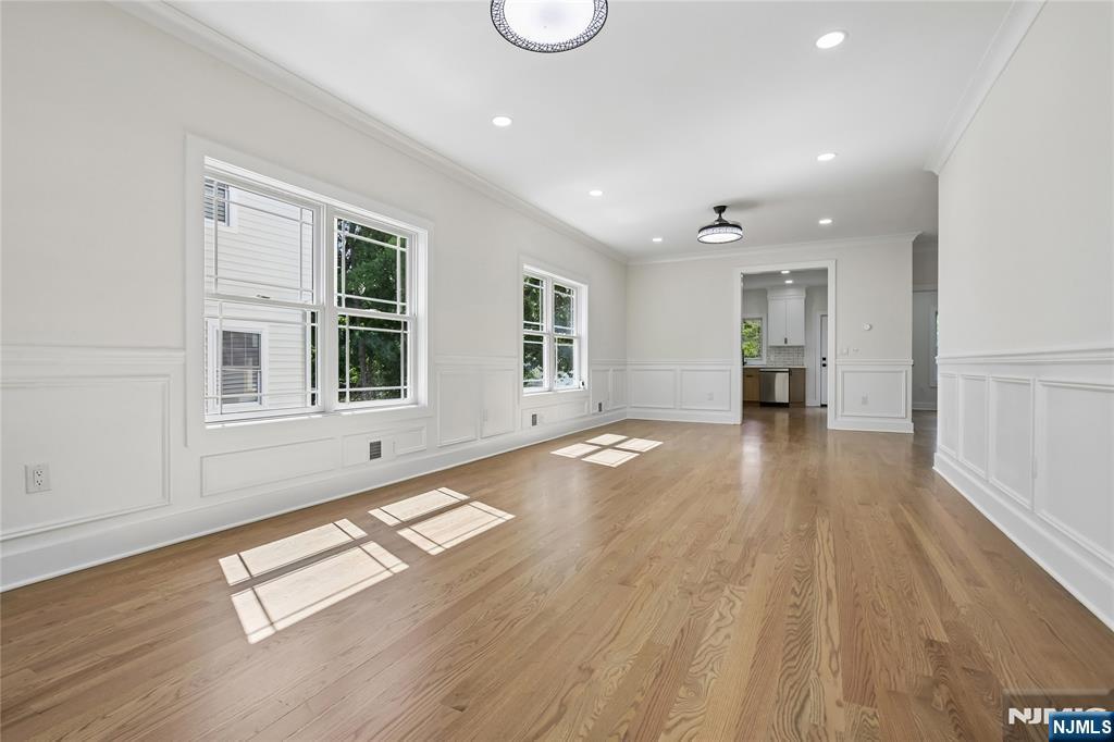 318 East Halsey Road Parsippany, NJ 07054 - Photo 4 of 38