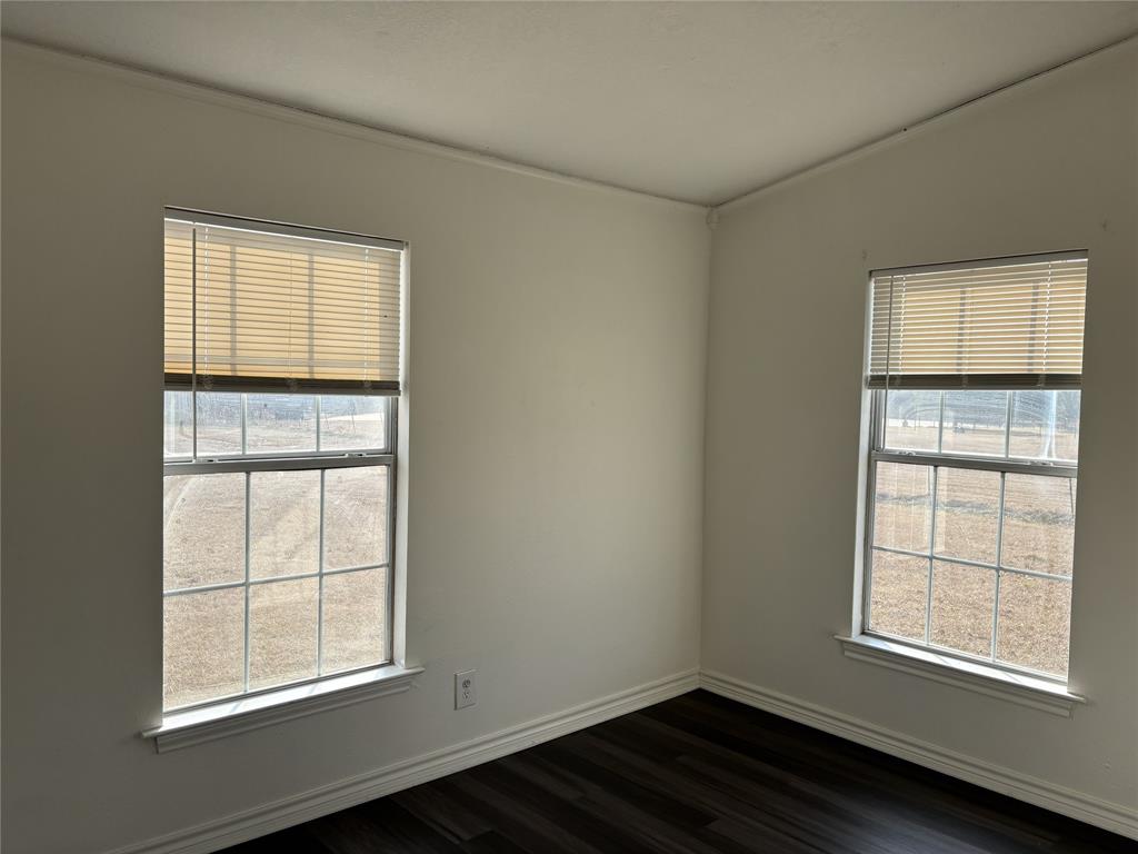 610 Southeast Front Street Edgewood, TX 75117 - Photo 3 of 8