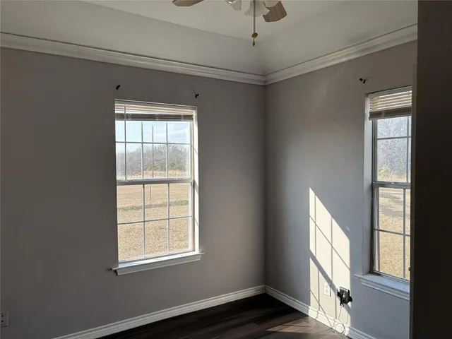 $1,400 | 610 Southeast Front Street, Edgewood, TX 75117