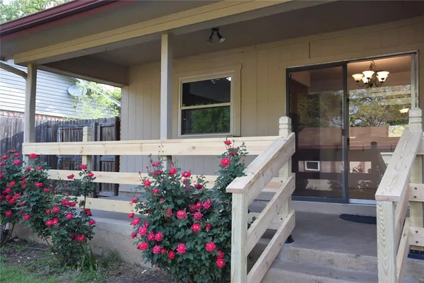 $2,150 | 4208 Blossom Trail, Arlington, TX 76016