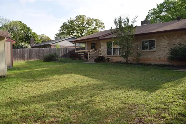 $2,150 | 4208 Blossom Trail, Arlington, TX 76016