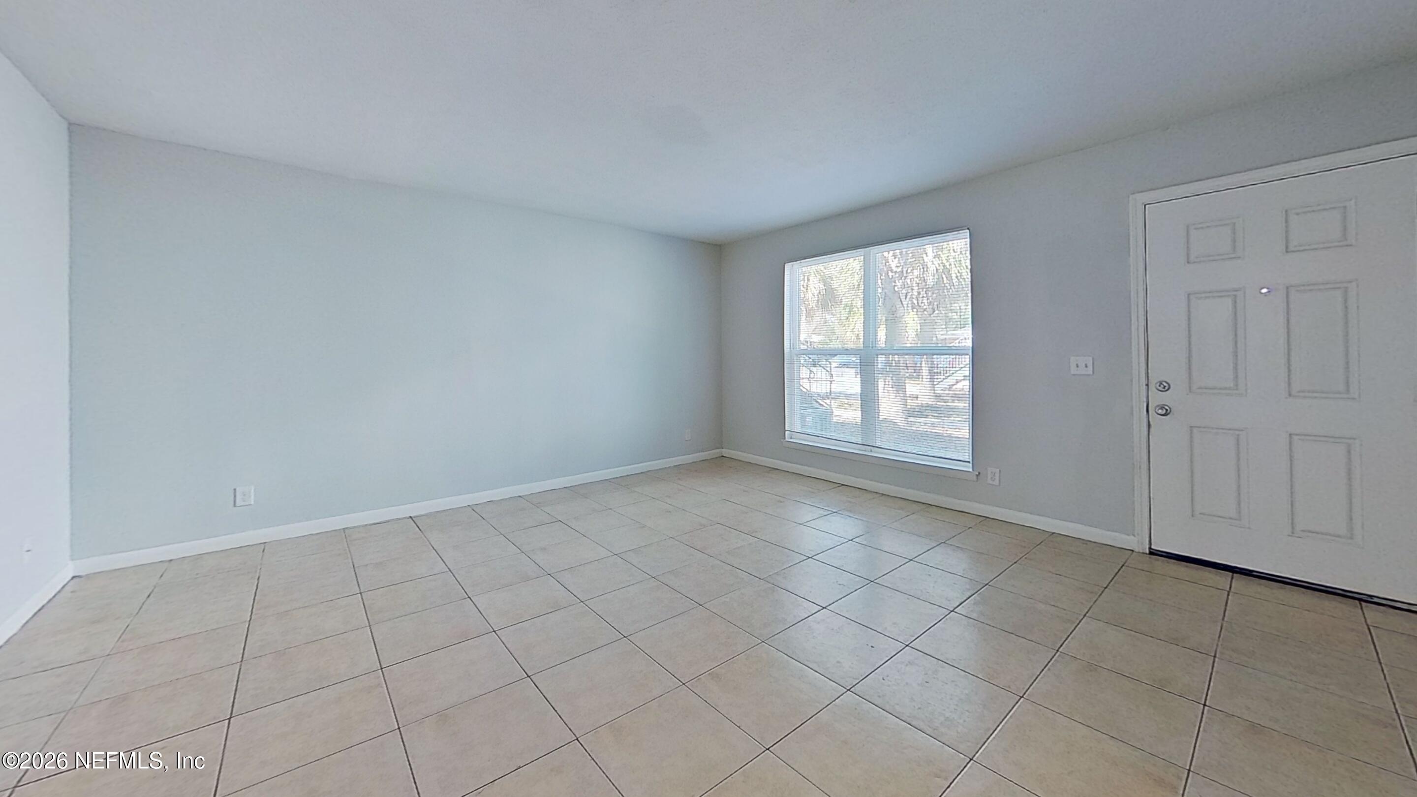 2216 Spring Park Road, Unit 11 Jacksonville, FL 32207 - Photo 7 of 18 Living-Room(165)