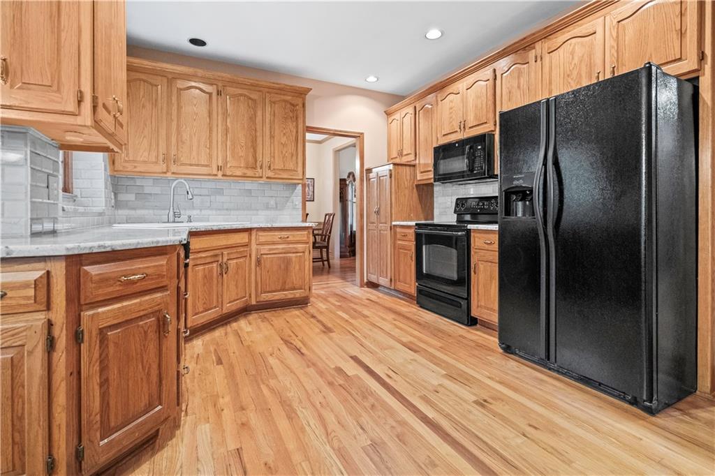 12802 Flint Street Overland Park, KS 66213 - Photo 16 of 56