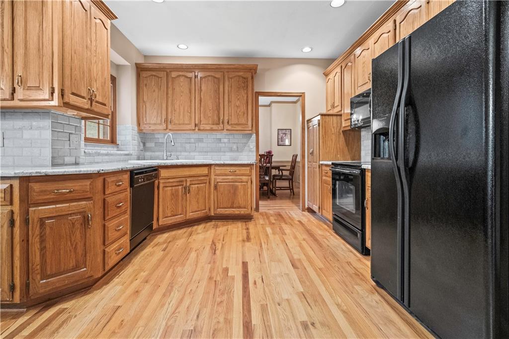 12802 Flint Street Overland Park, KS 66213 - Photo 20 of 56