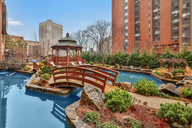 $2,900 | 4 Martine Avenue, Unit 502, White Plains, NY 10606