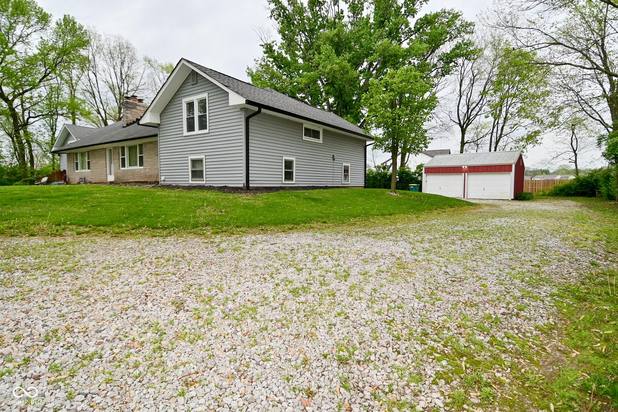 1247 South Runyon Road Greenwood, IN 46143 - Photo 2 of 82