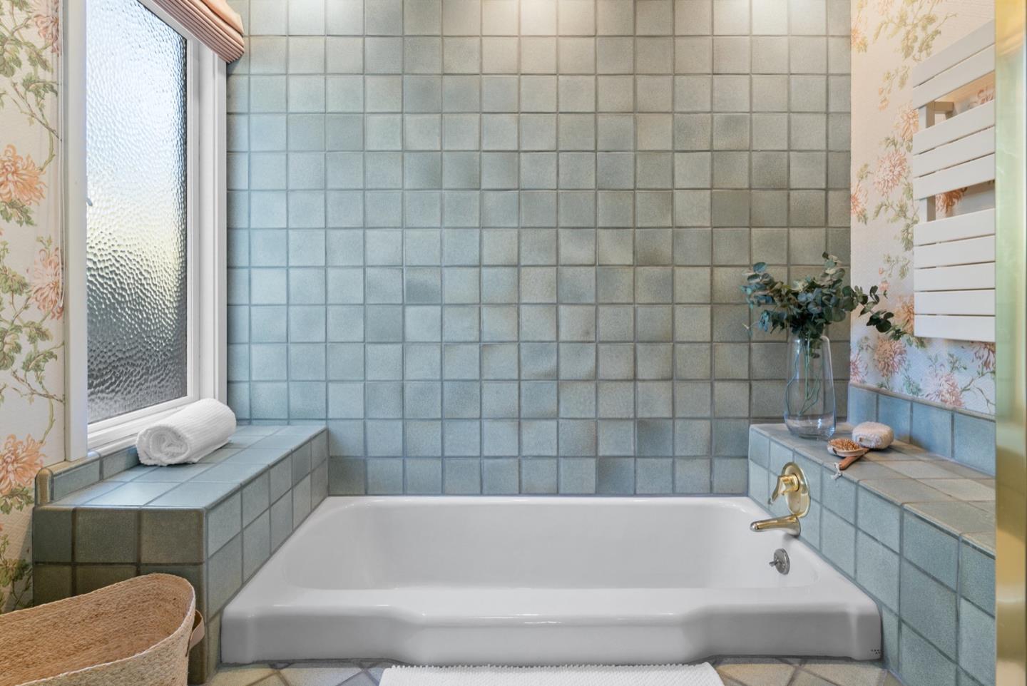 390 Rancho Soquel Drive Soquel, CA 95073 - Photo 49 of 97 a bathroom with a tub and sink