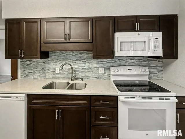 $314,900 | 39 Butternut Hill Drive, Carbondale, IL 62903