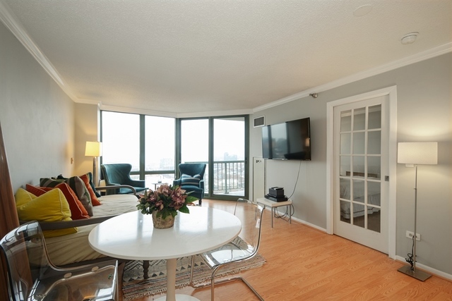 111 West Maple Street, Unit 2508 Chicago, IL 60610 - Photo 5 of 10