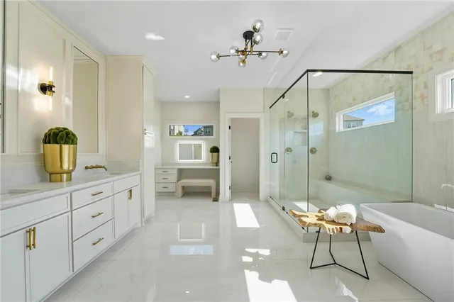 $874,900 | 9815 South Ambrosia Lane, Parkville, MO 64152