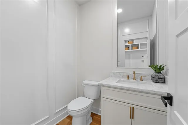 $874,900 | 9815 South Ambrosia Lane, Parkville, MO 64152