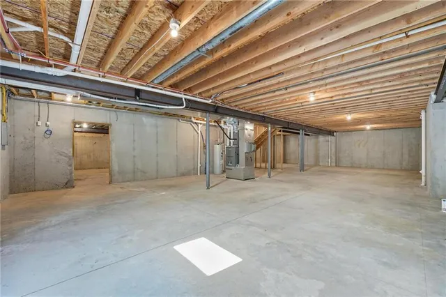 $874,900 | 9815 South Ambrosia Lane, Parkville, MO 64152