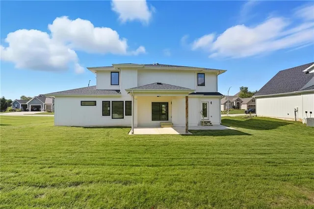 $874,900 | 9815 South Ambrosia Lane, Parkville, MO 64152