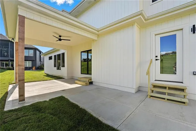 $874,900 | 9815 South Ambrosia Lane, Parkville, MO 64152