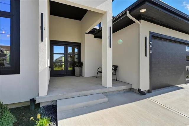 $874,900 | 9815 South Ambrosia Lane, Parkville, MO 64152