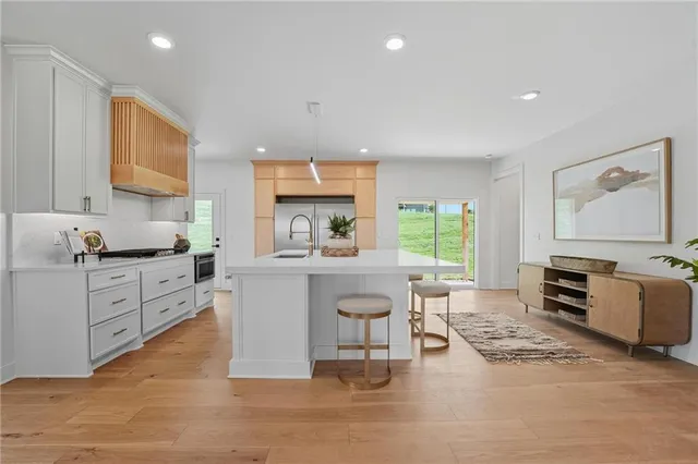 $874,900 | 9815 South Ambrosia Lane, Parkville, MO 64152