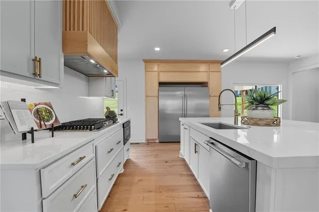 $874,900 | 9815 South Ambrosia Lane, Parkville, MO 64152