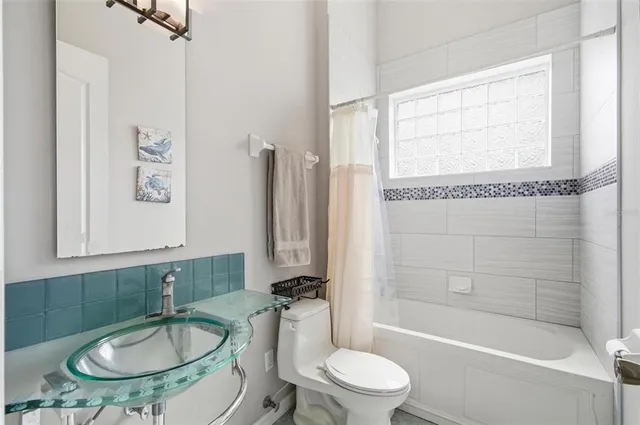 $477,000 | 1 Woodbury Drive, Palm Coast, FL 32164