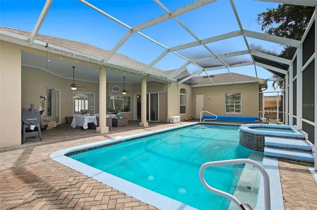 $477,000 | 1 Woodbury Drive, Palm Coast, FL 32164