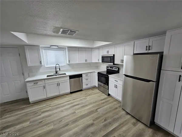 $1,395 | 1083 East Calvada Boulevard, Unit B, Pahrump, NV 89048