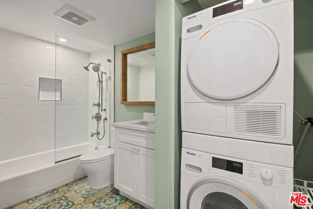 $8,900 | 2920 Neilson Way, Unit 303, Santa Monica, CA 90405