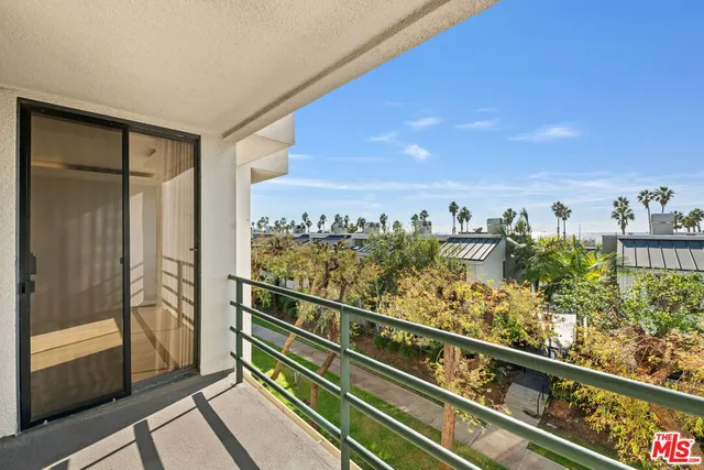 $8,900 | 2920 Neilson Way, Unit 303, Santa Monica, CA 90405