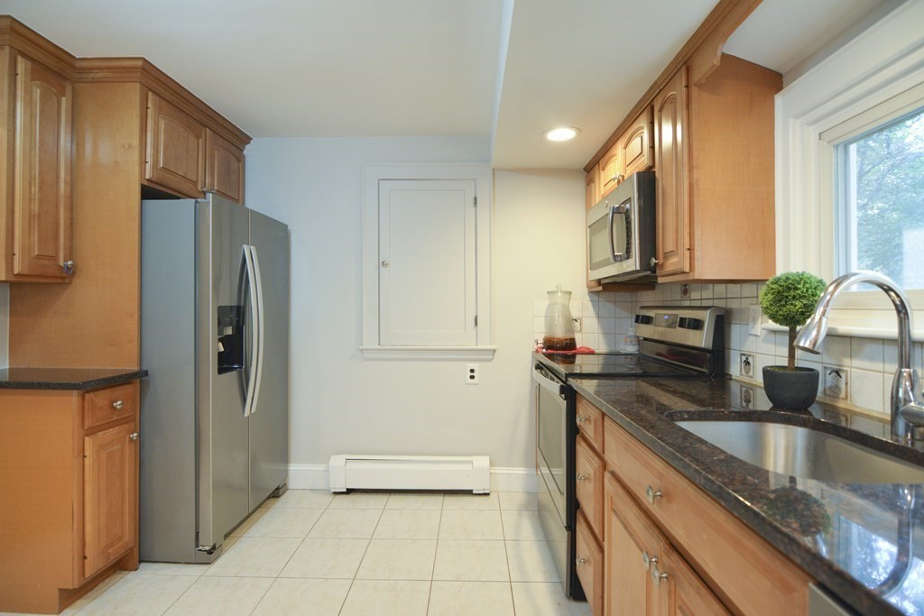 63 Gayland Road Needham, MA 02492 - Photo 4 of 40 Gallery Image 4